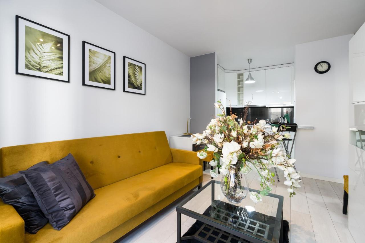 Apartment Czarnieckiego With Free Parking By Renters
