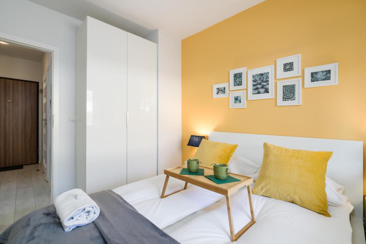 Czarnieckiego With Free Parking By Renters Poznan