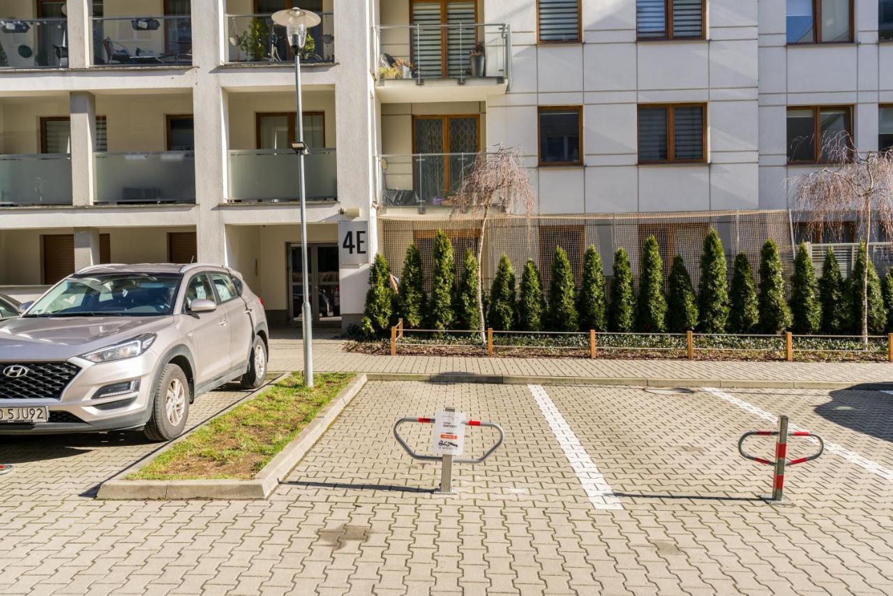 Apartment Czarnieckiego With Free Parking By Renters *