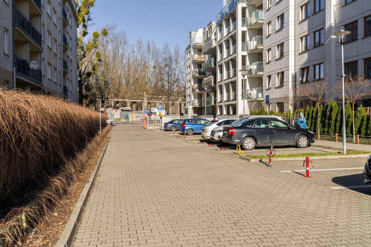 Czarnieckiego With Free Parking By Renters * Poznan